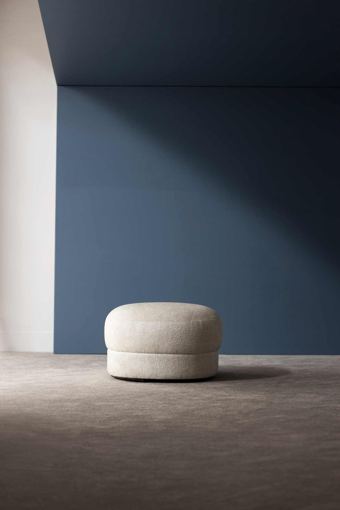Poufs & Benches