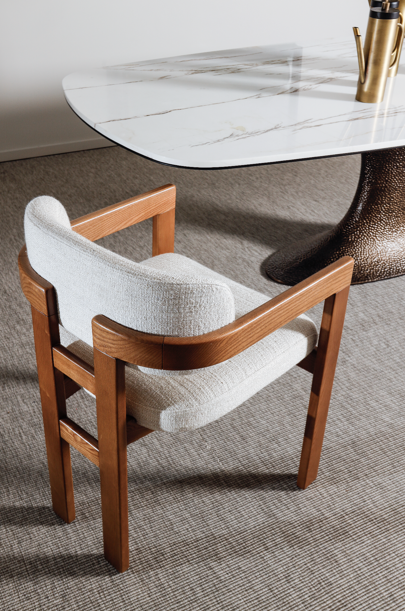 Chairs & Barstools