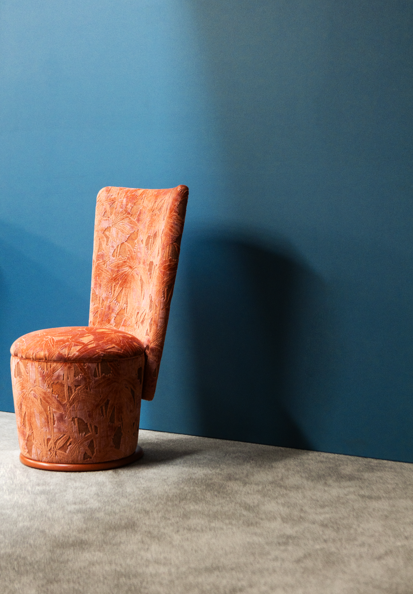 Chairs & Barstools