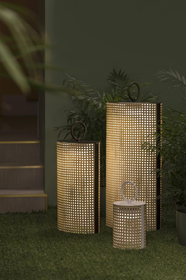 FLOOR LAMP