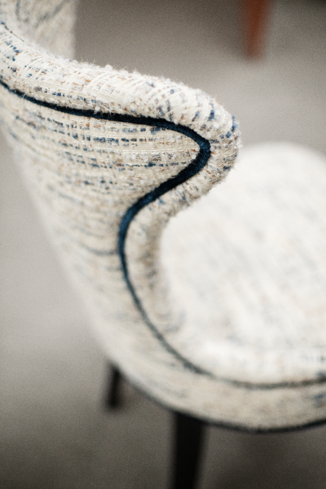 Chairs & Barstools