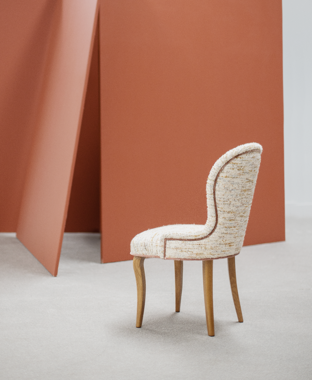 Chairs & Barstools