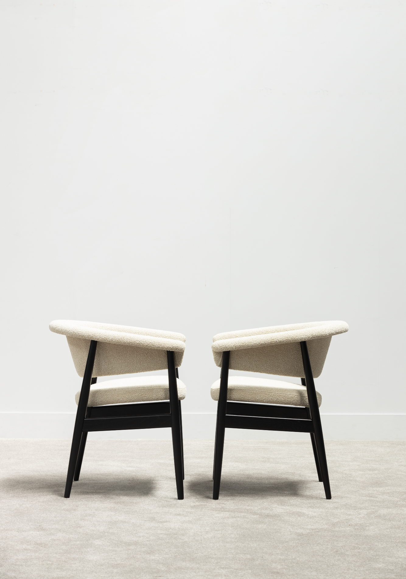 Chairs & Barstools