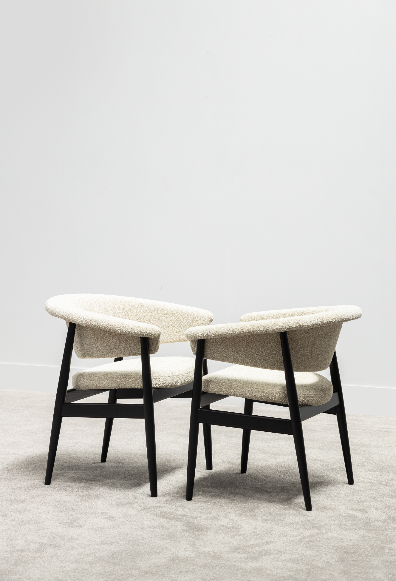 Chairs & Barstools