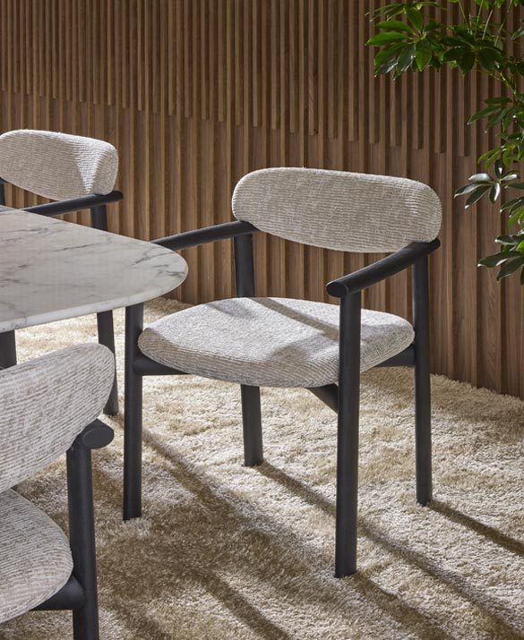 CHAIRS / STOOLS