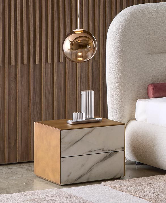 BOOKSHELVES / CONSOLES / MIRRORS