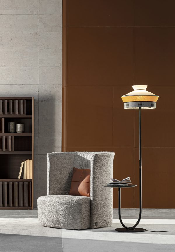 FLOOR LAMP