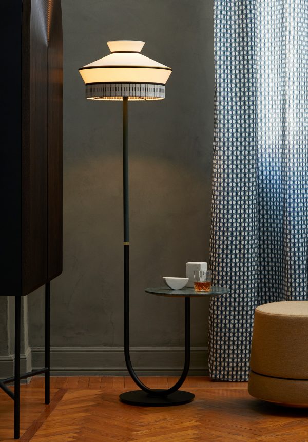 FLOOR LAMP