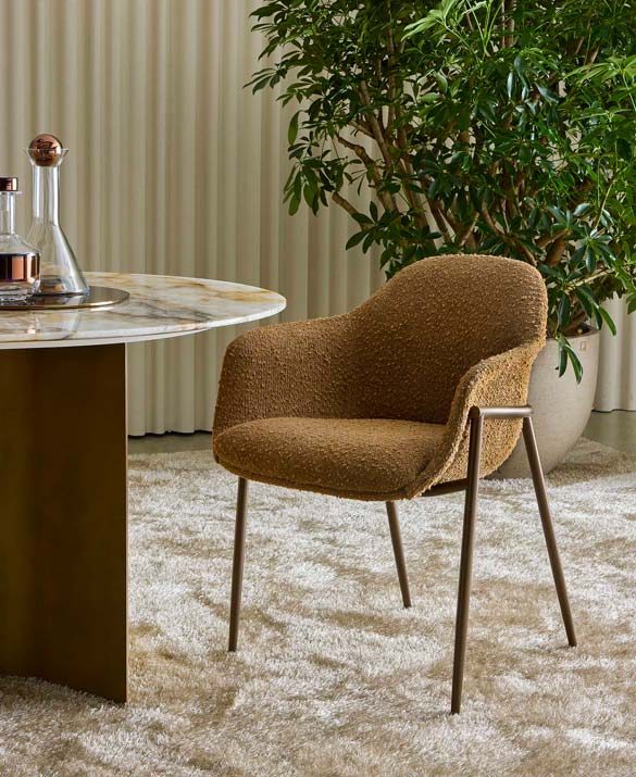 CHAIRS / STOOLS