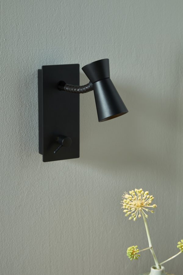 WALL LAMP