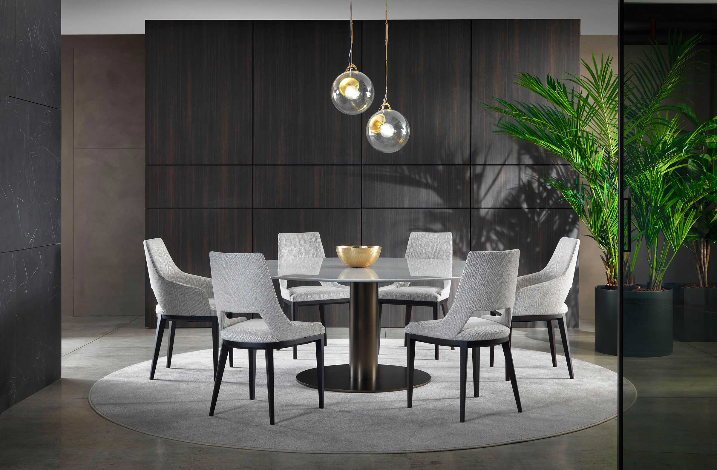 CHAIRS / STOOLS