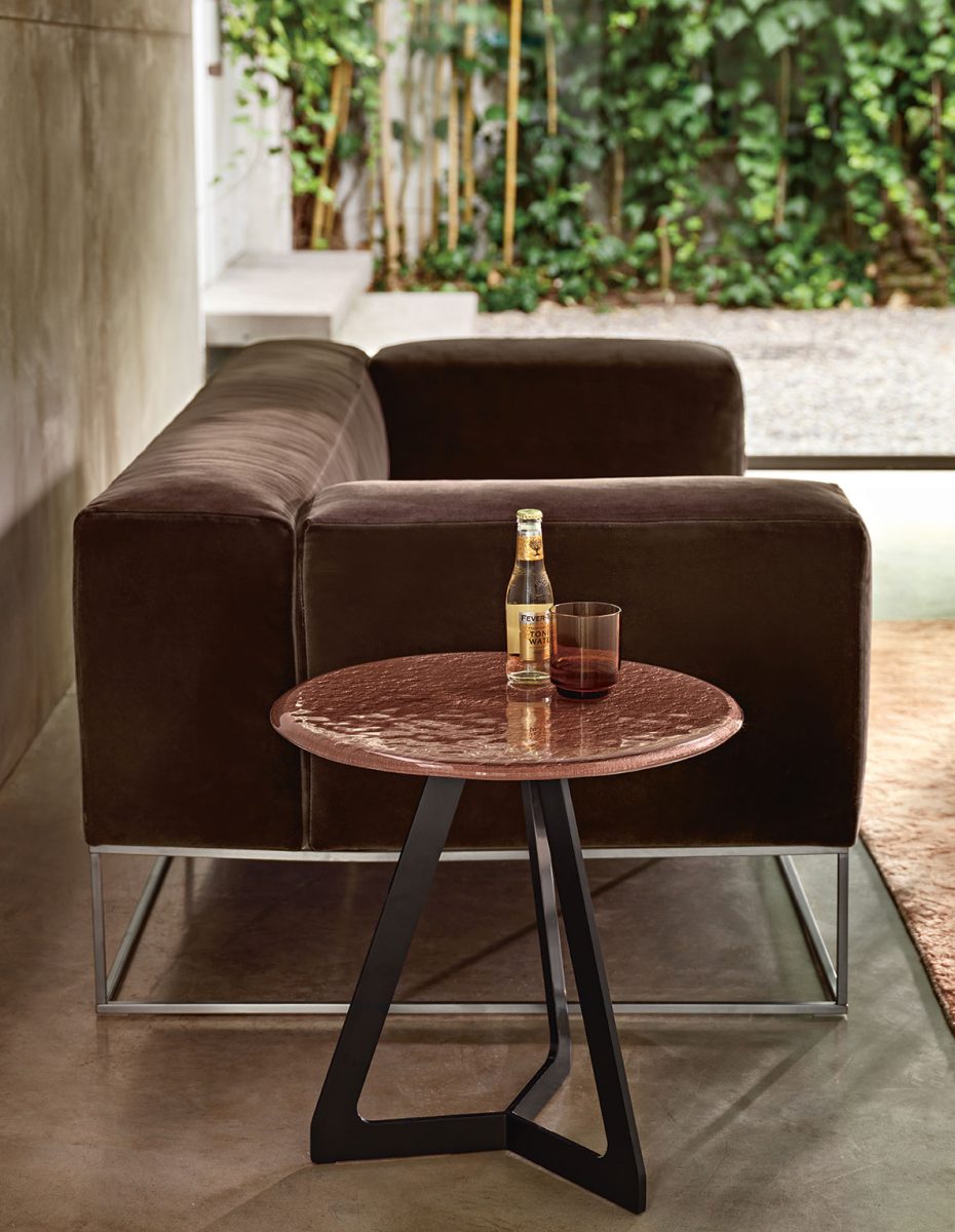 COFFEE AND SIDE TABLES