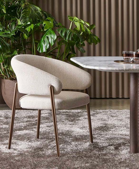 CHAIRS / STOOLS