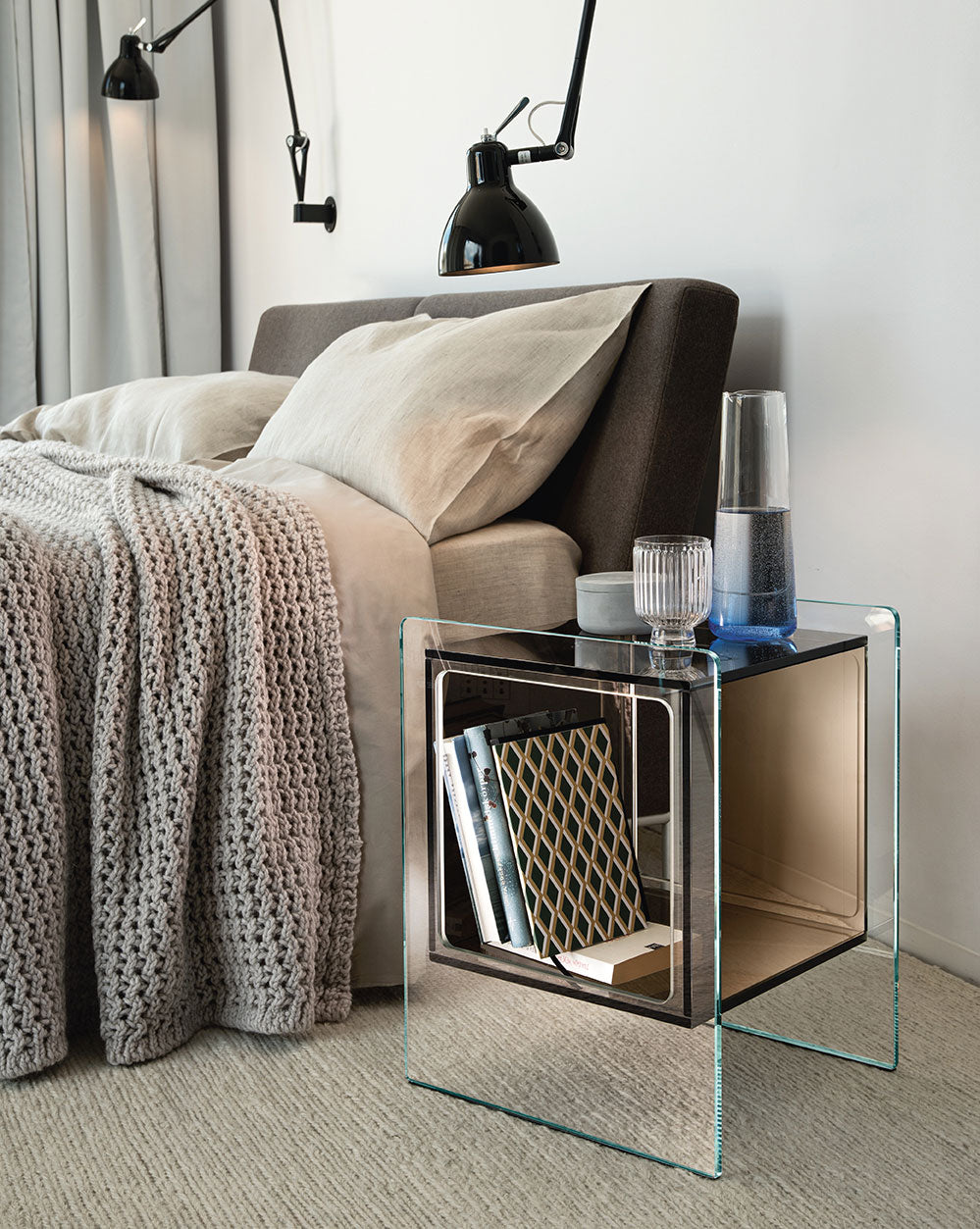 NIGHTSTANDS
