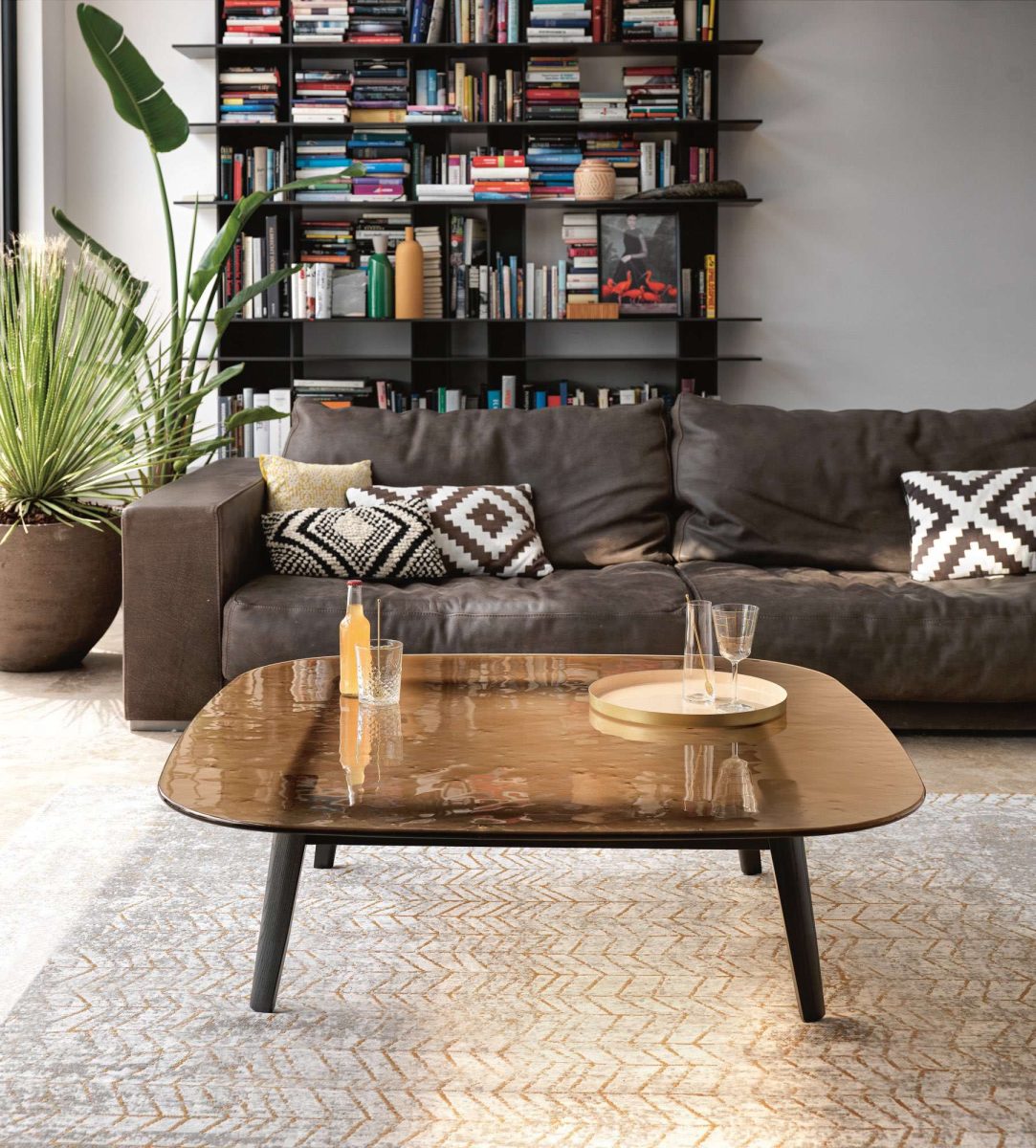COFFEE AND SIDE TABLES