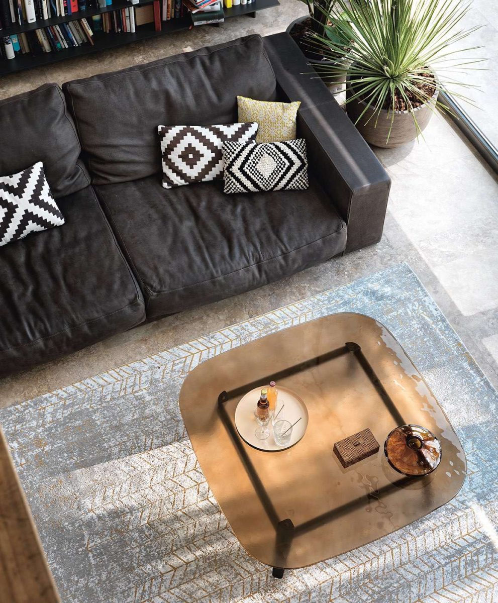 COFFEE AND SIDE TABLES