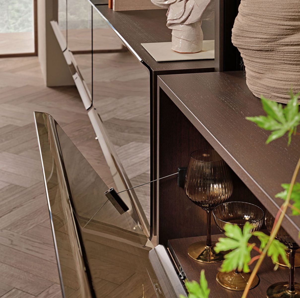BOOKCASES AND SYSTEMS