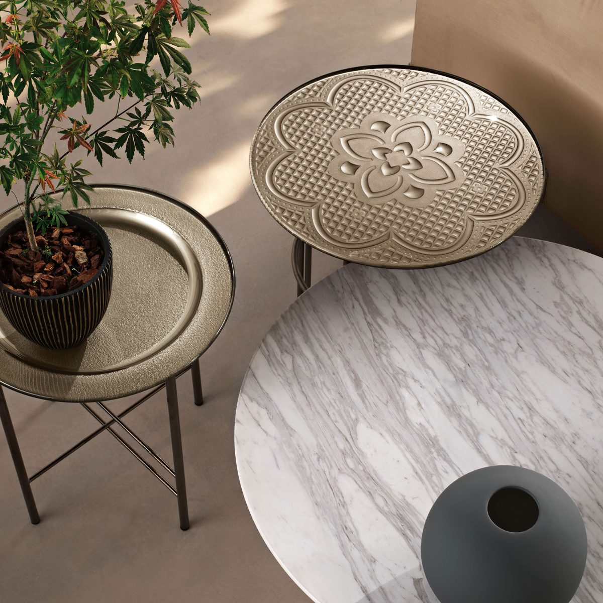 COFFEE AND SIDE TABLES