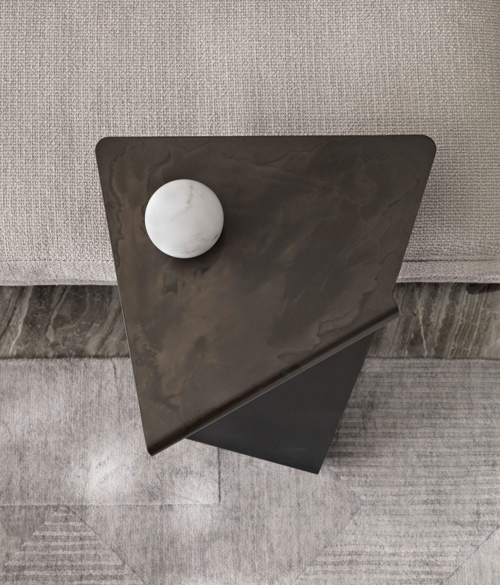 COFFEE AND SIDE TABLES