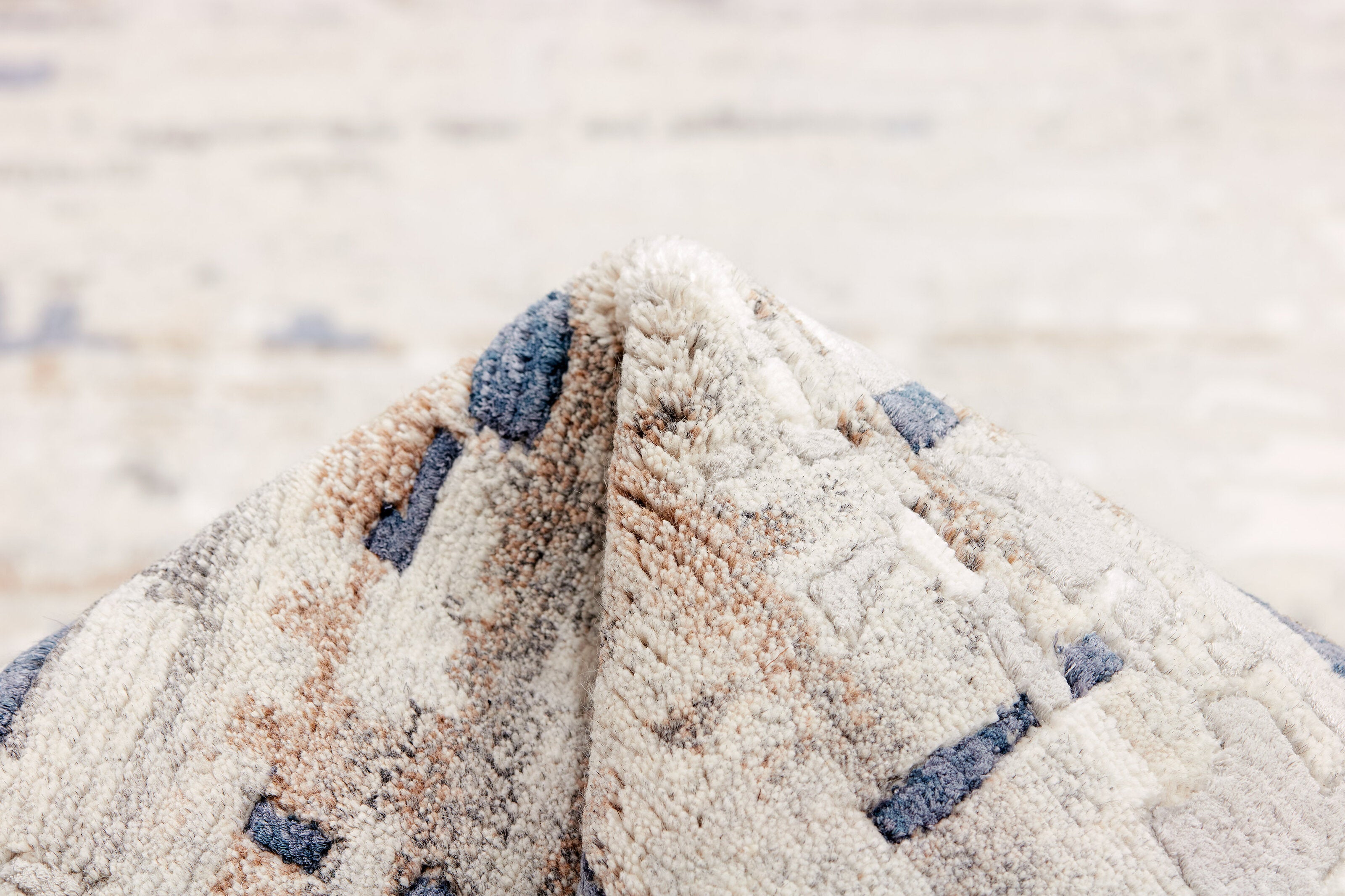 RUGS