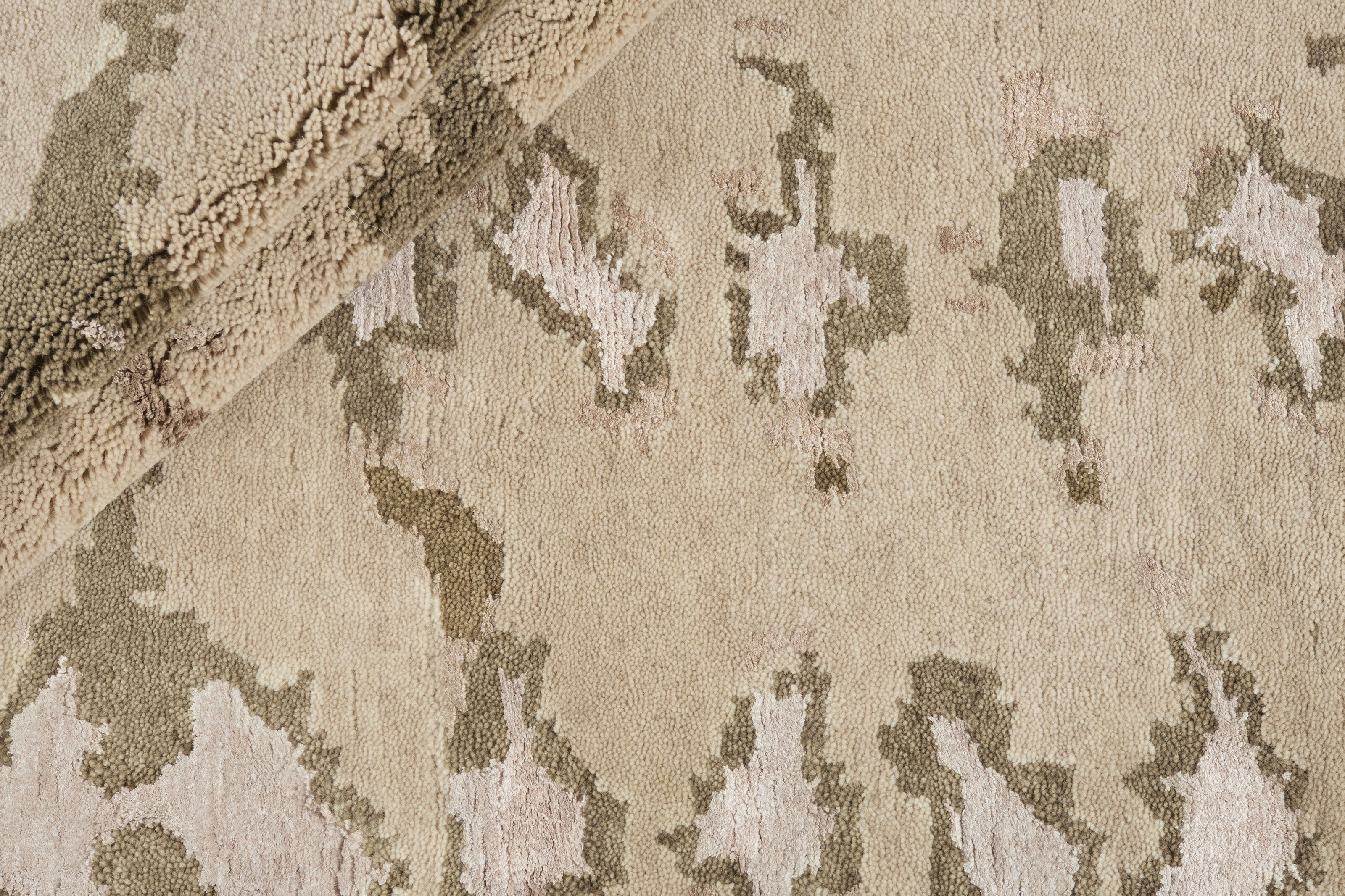 RUGS