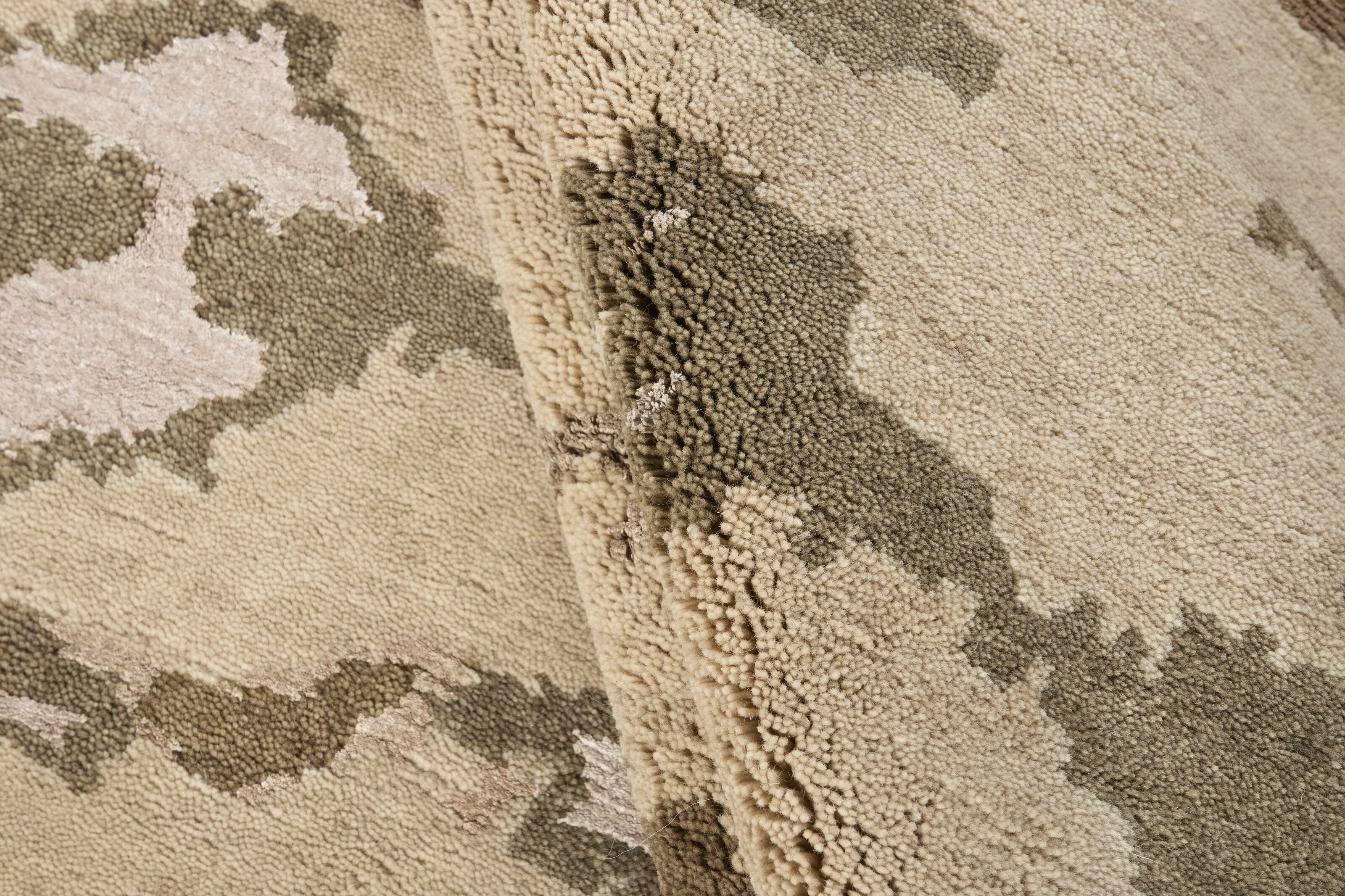RUGS