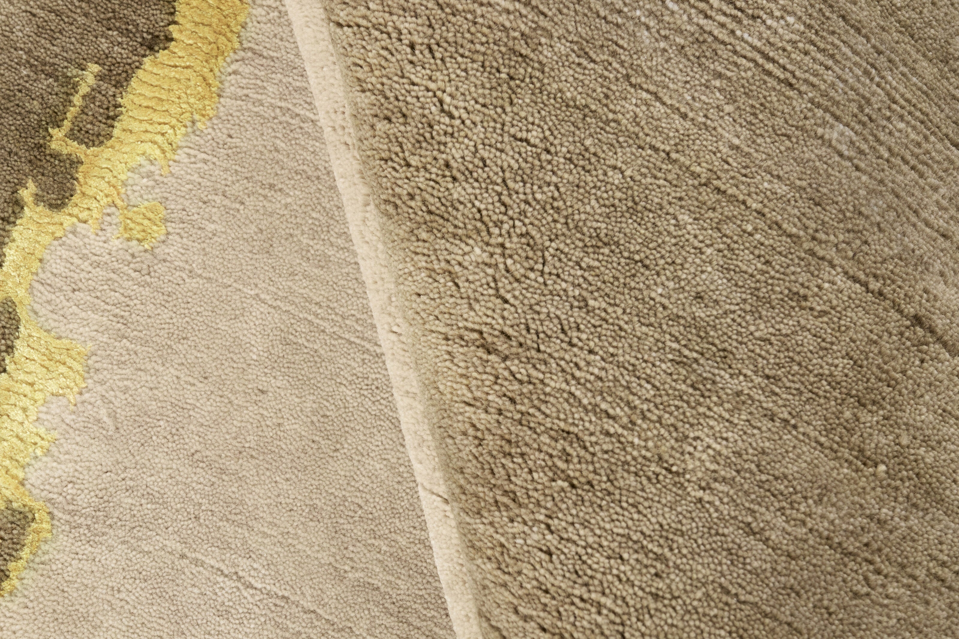 RUGS