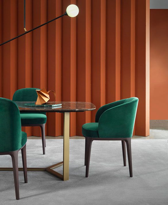 CHAIRS / STOOLS