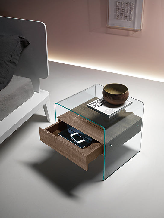 NIGHTSTANDS