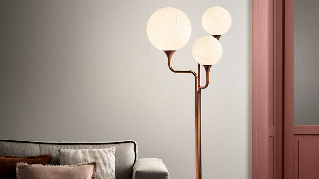 FLOOR LAMP