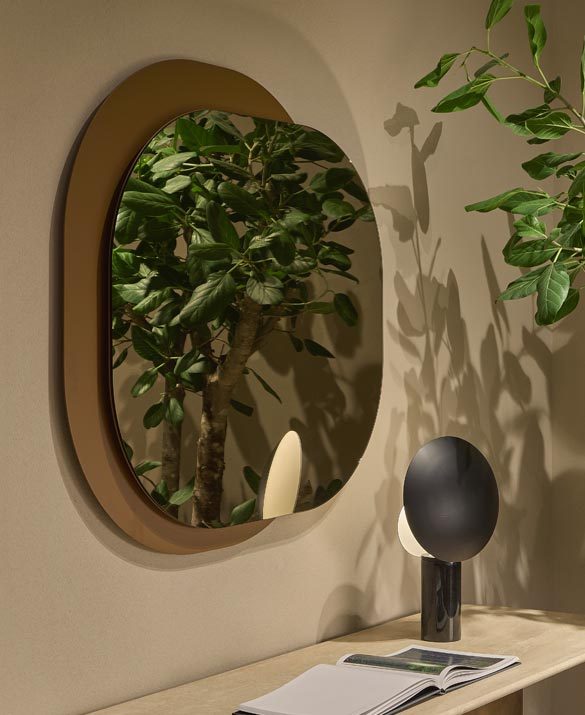 BOOKSHELVES / CONSOLES / MIRRORS