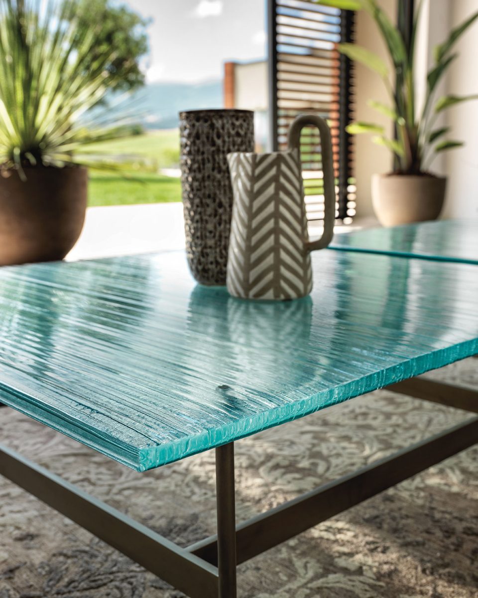COFFEE AND SIDE TABLES
