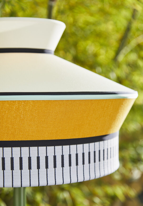 FLOOR LAMP