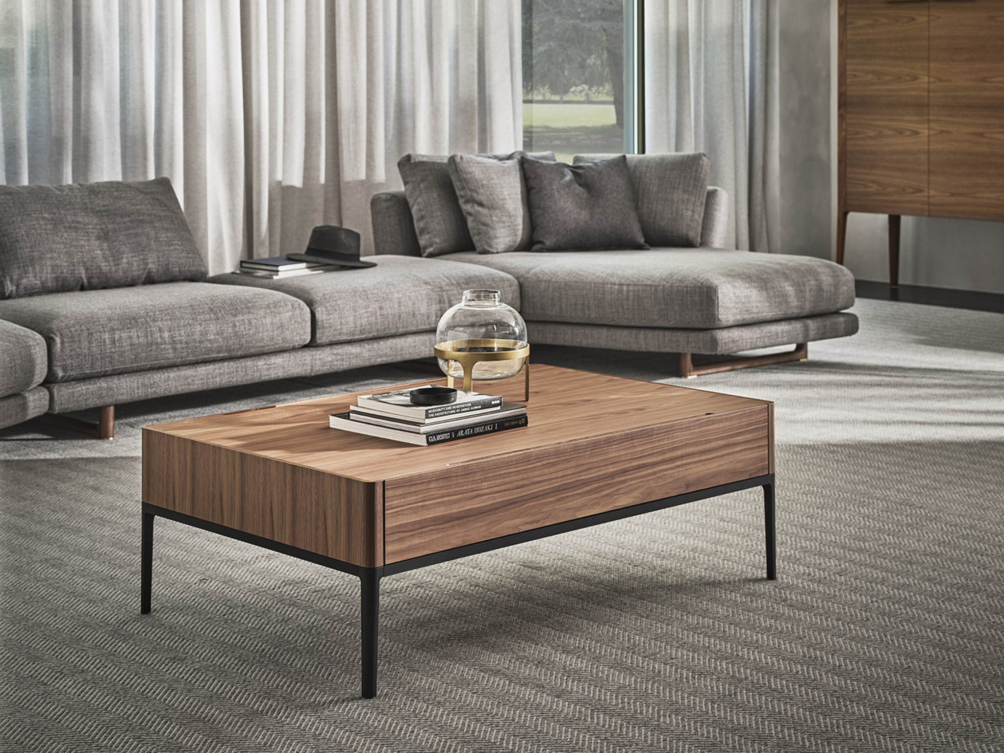 SIDE & COFFEE TABLES
