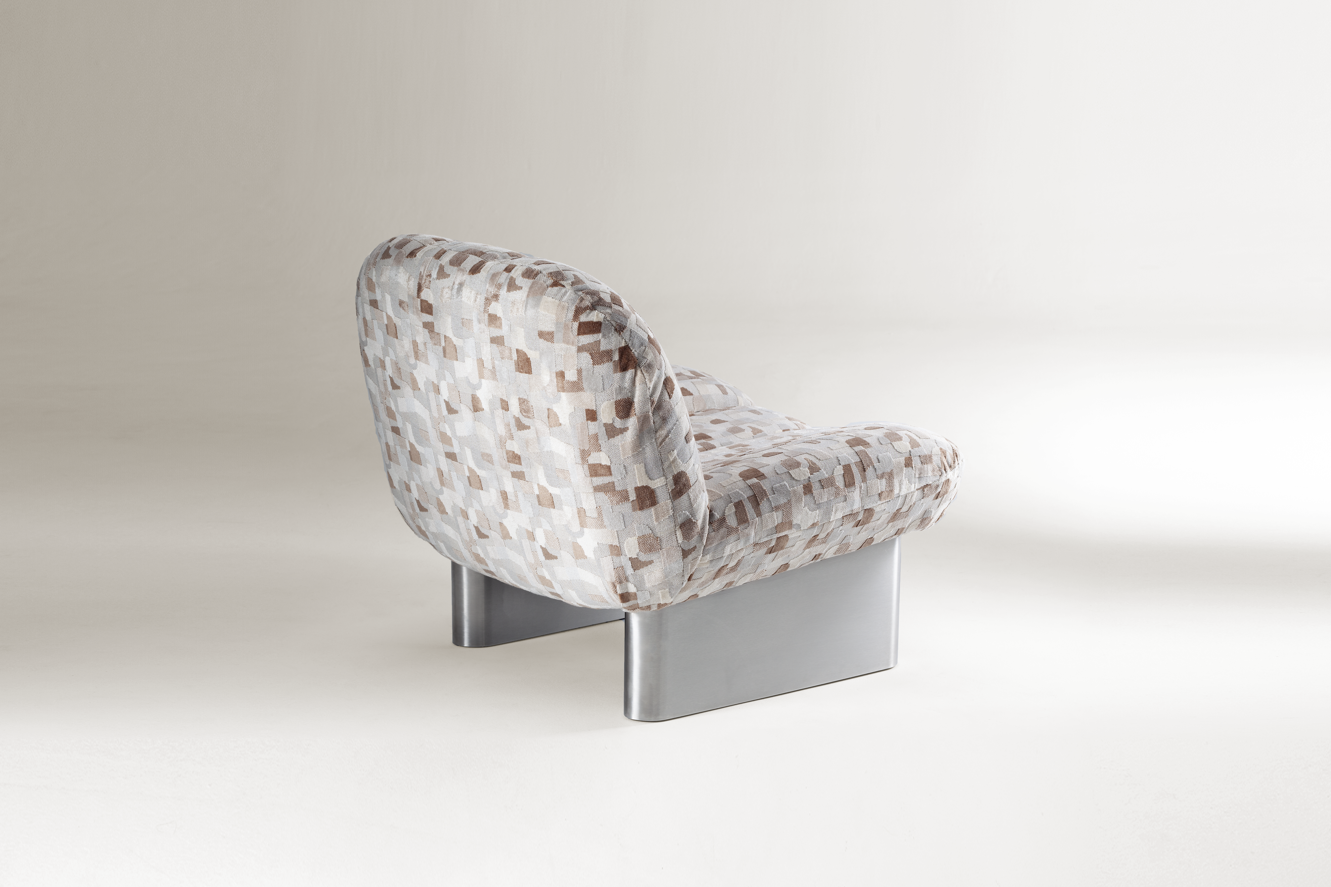 LOUNGE SEATING