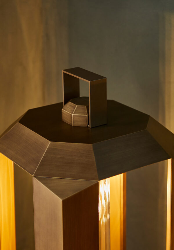 FLOOR LAMP