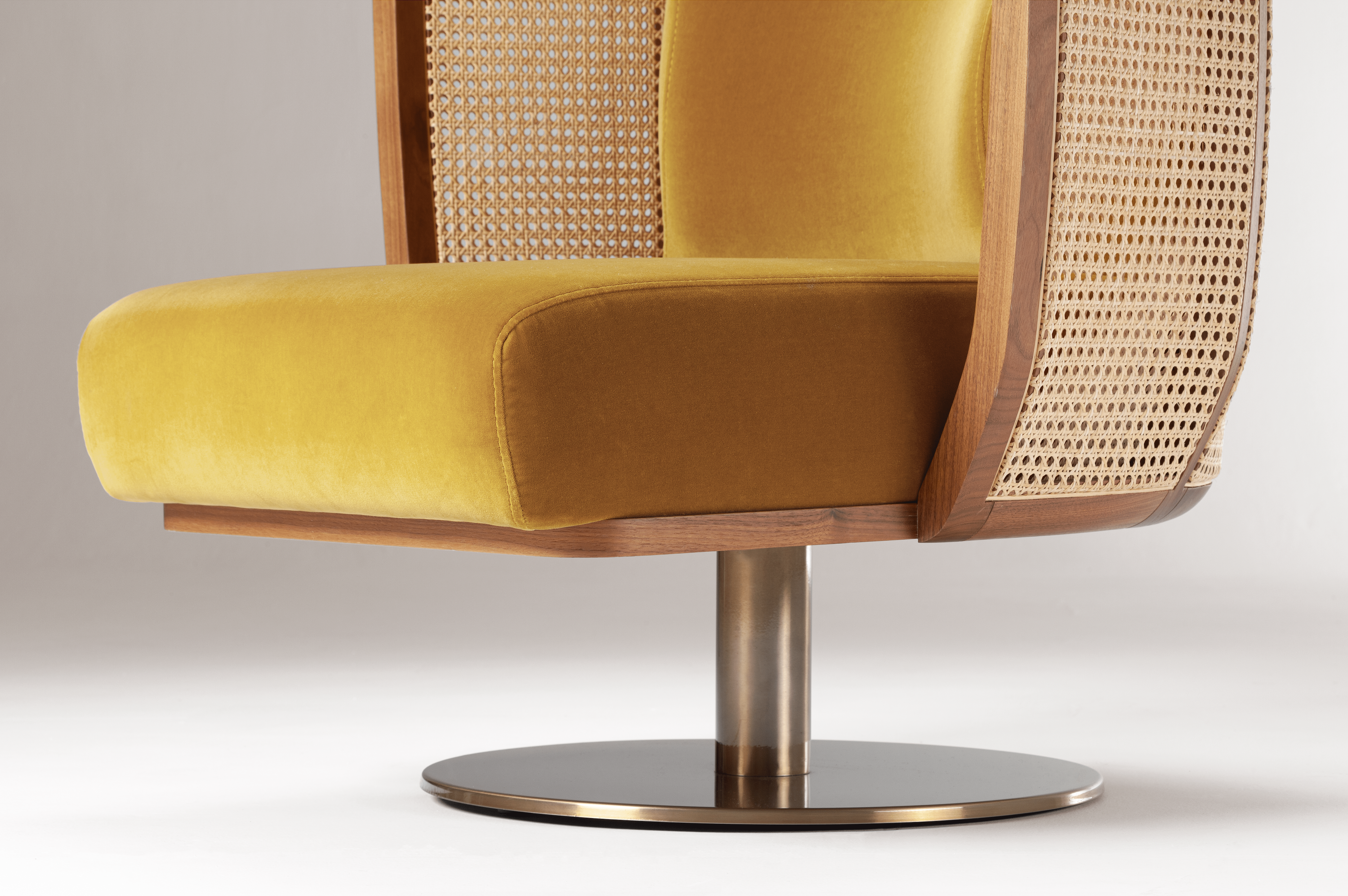 LOUNGE SEATING