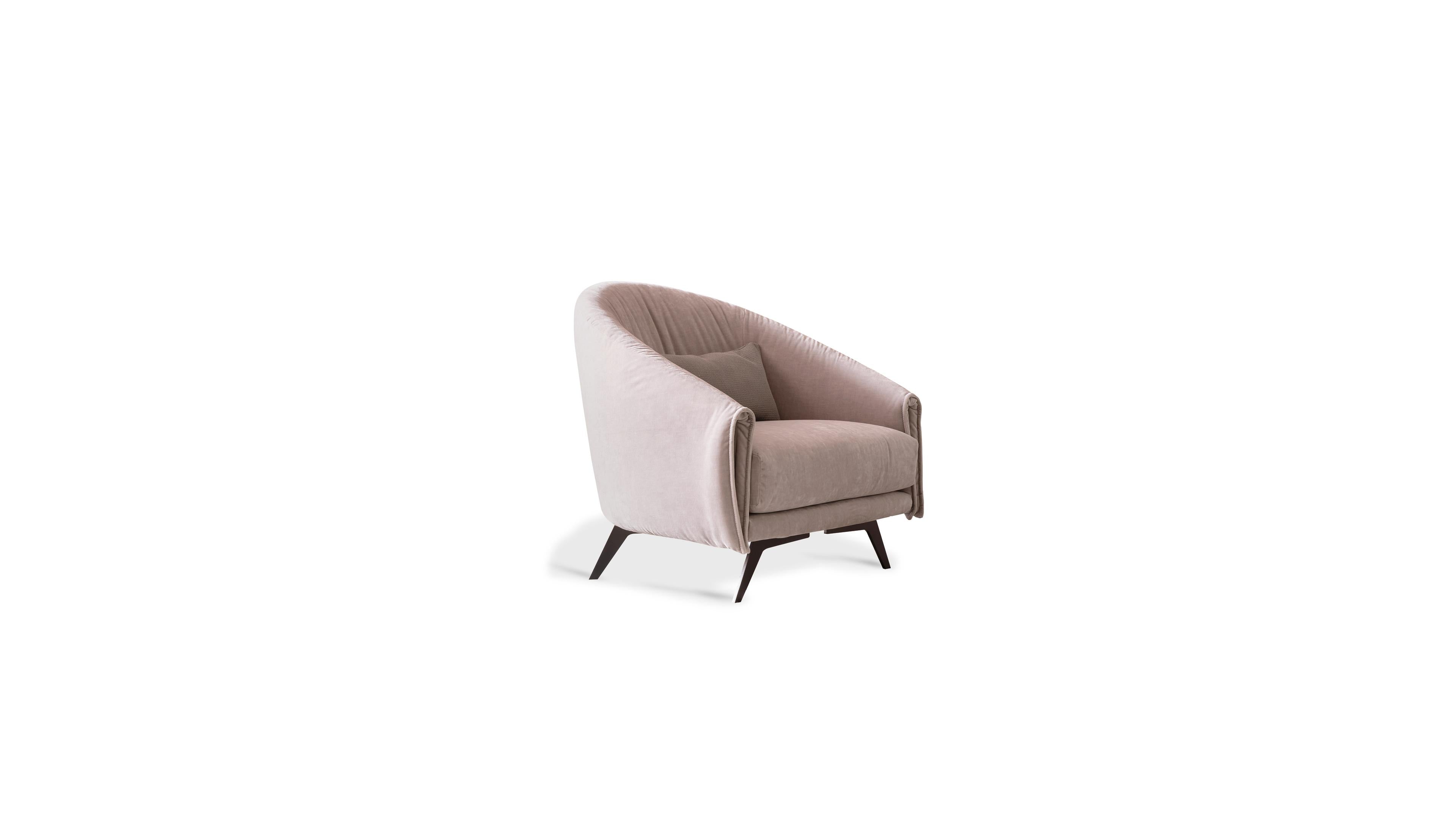 ARMCHAIRS AND POUFS