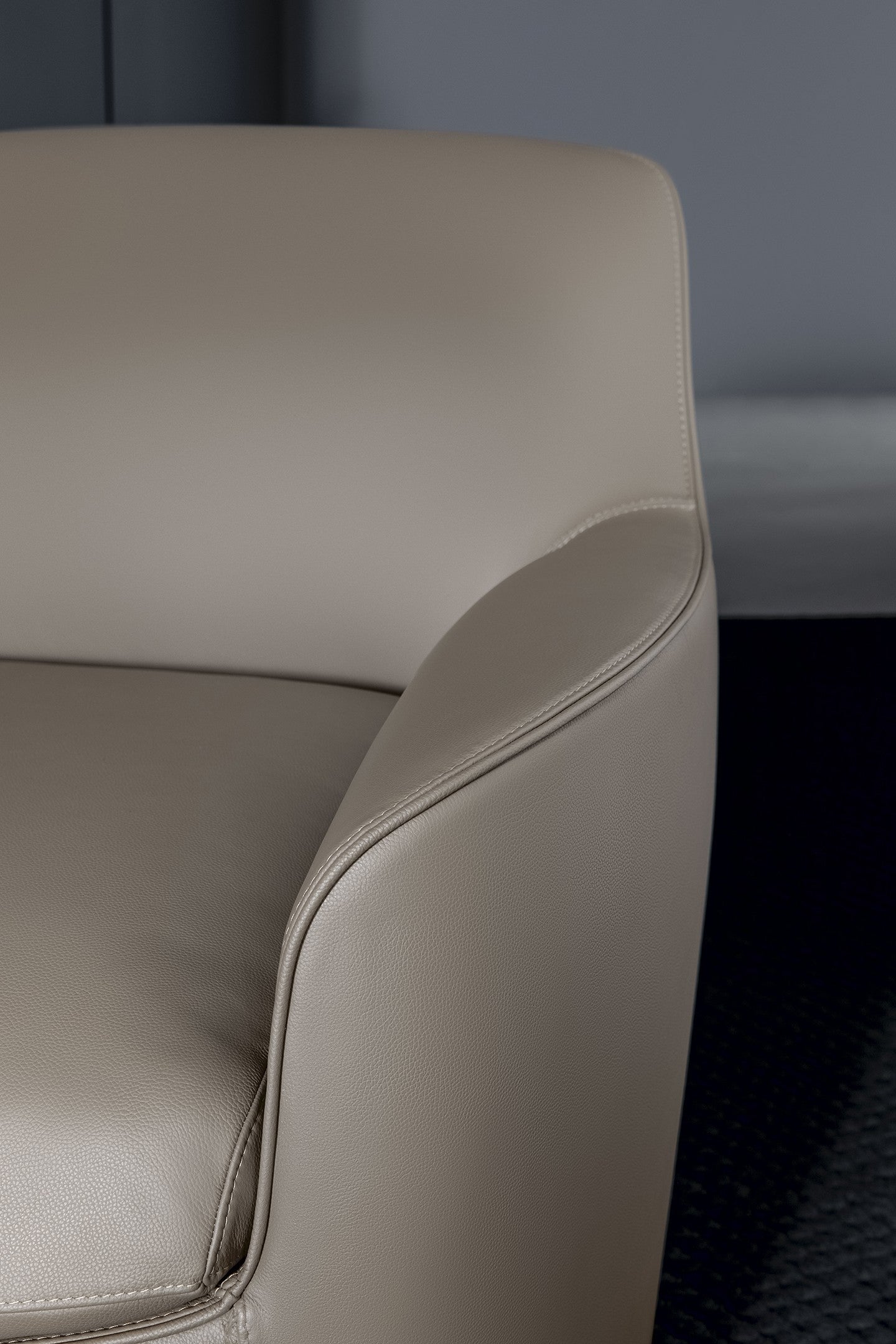 ARMCHAIRS AND POUFS