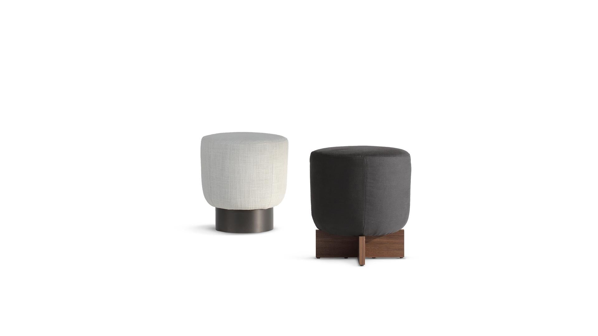 ARMCHAIRS AND POUFS