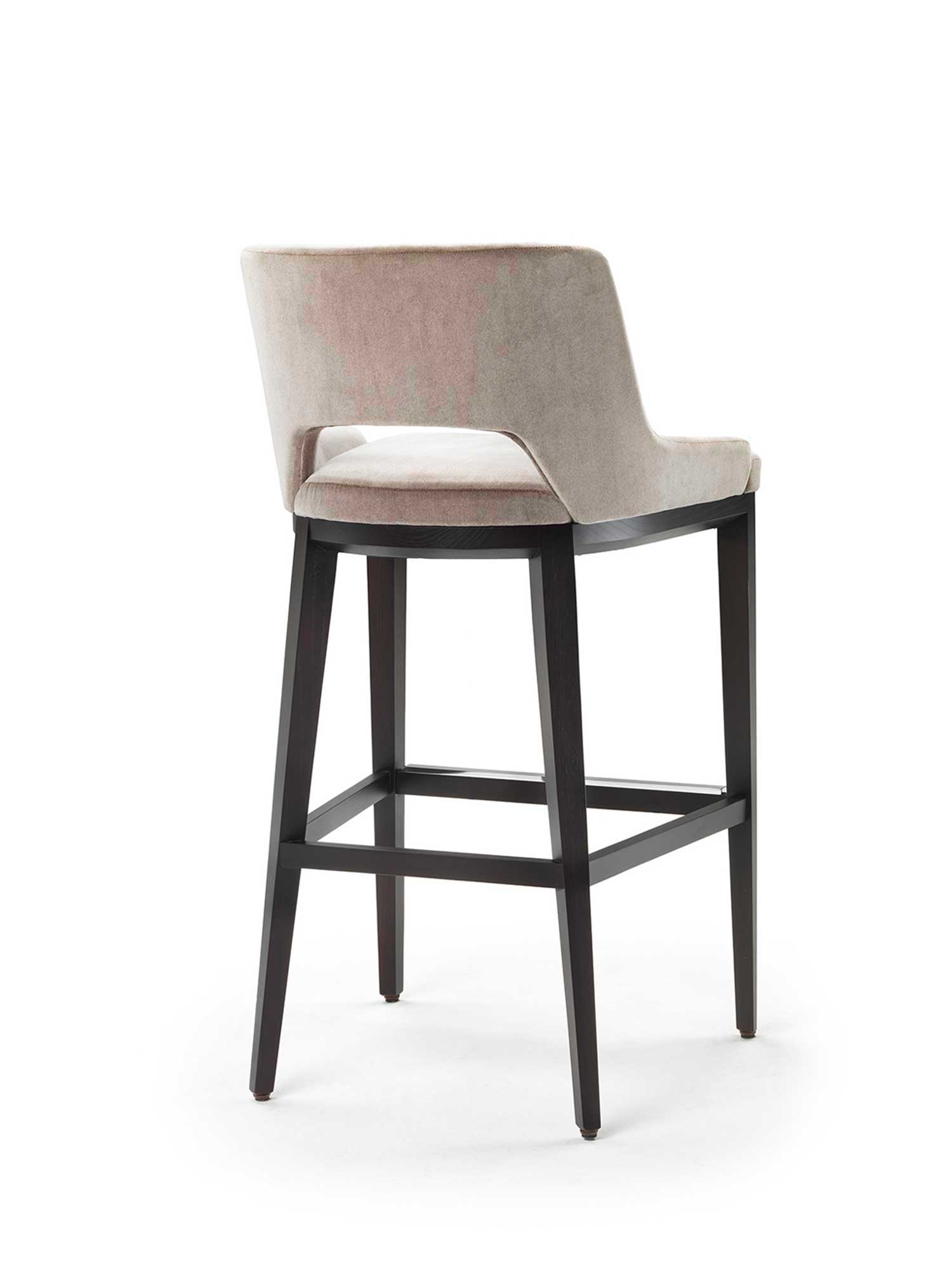 CHAIRS / STOOLS
