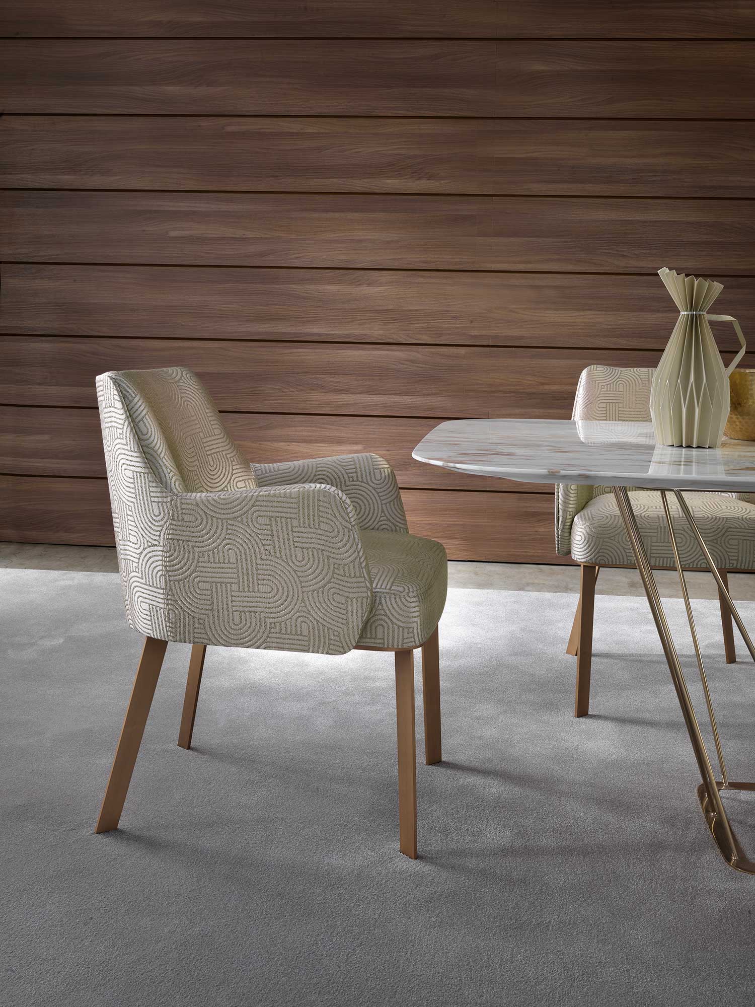 CHAIRS / STOOLS