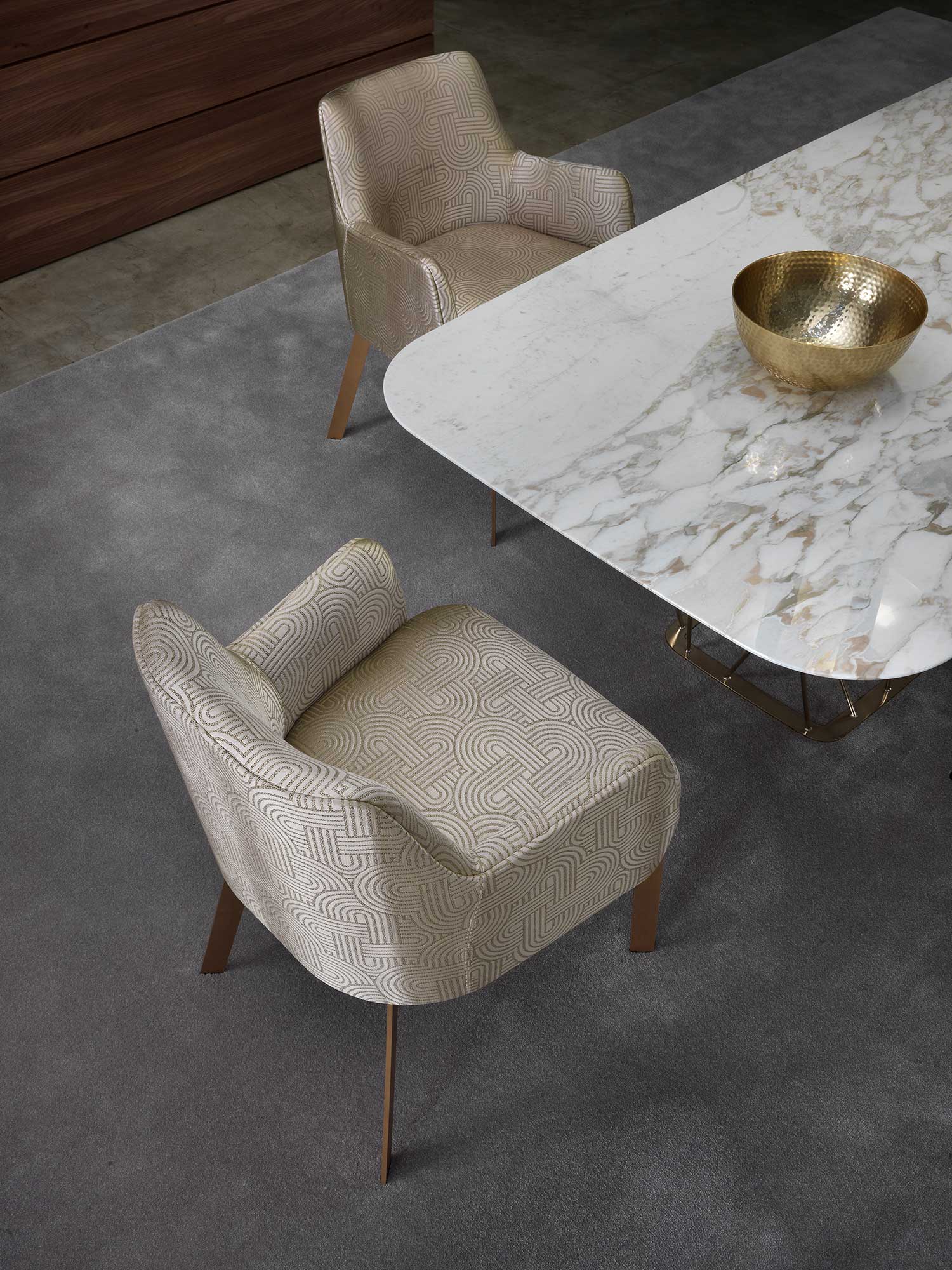 CHAIRS / STOOLS