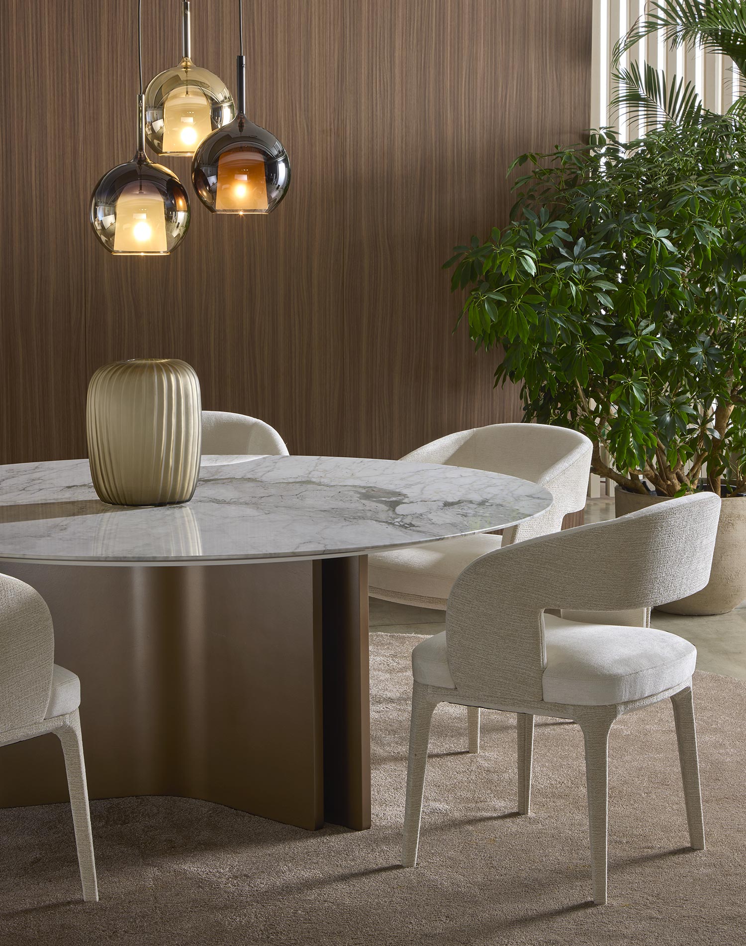 CHAIRS / STOOLS