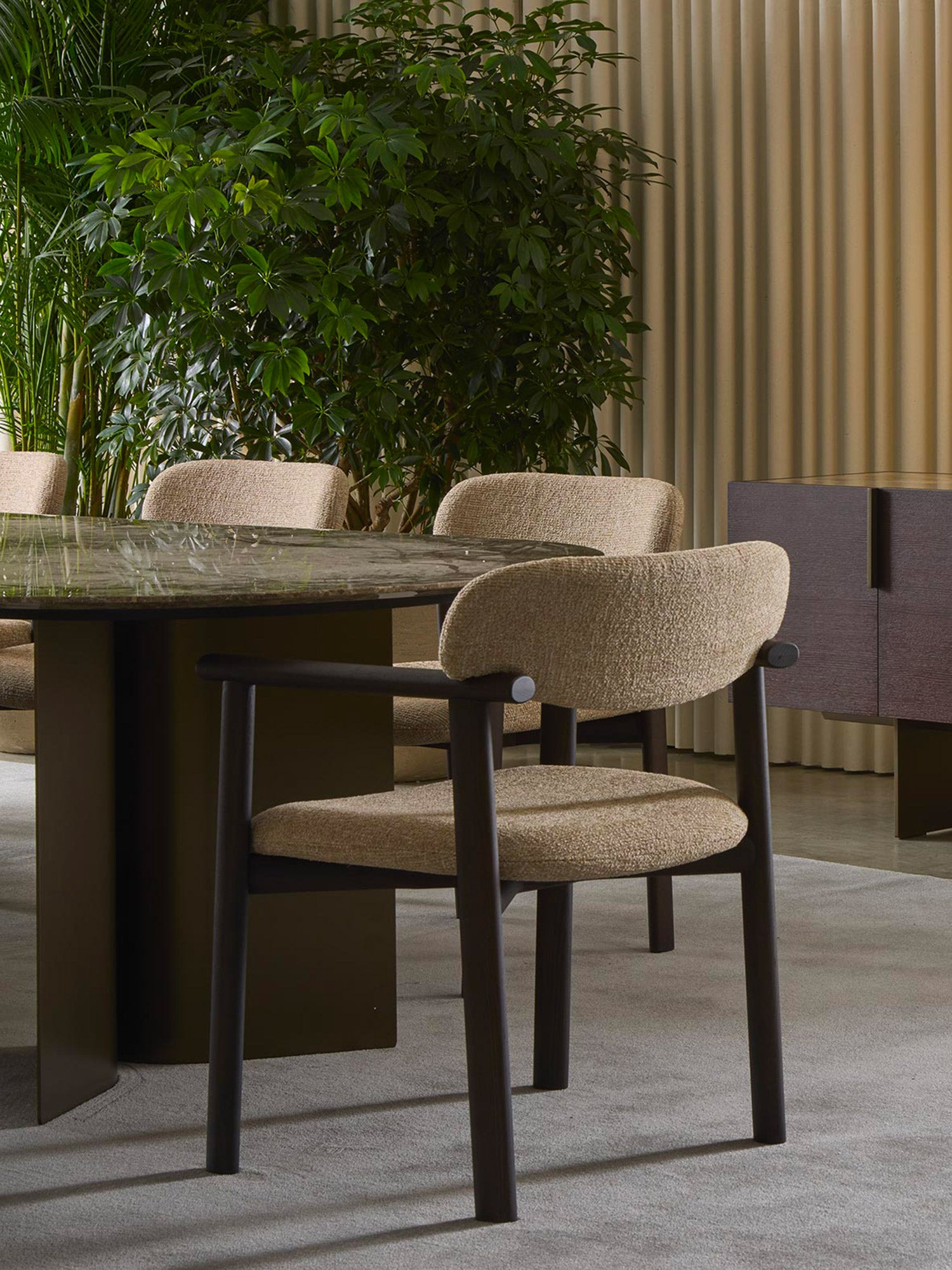 CHAIRS / STOOLS