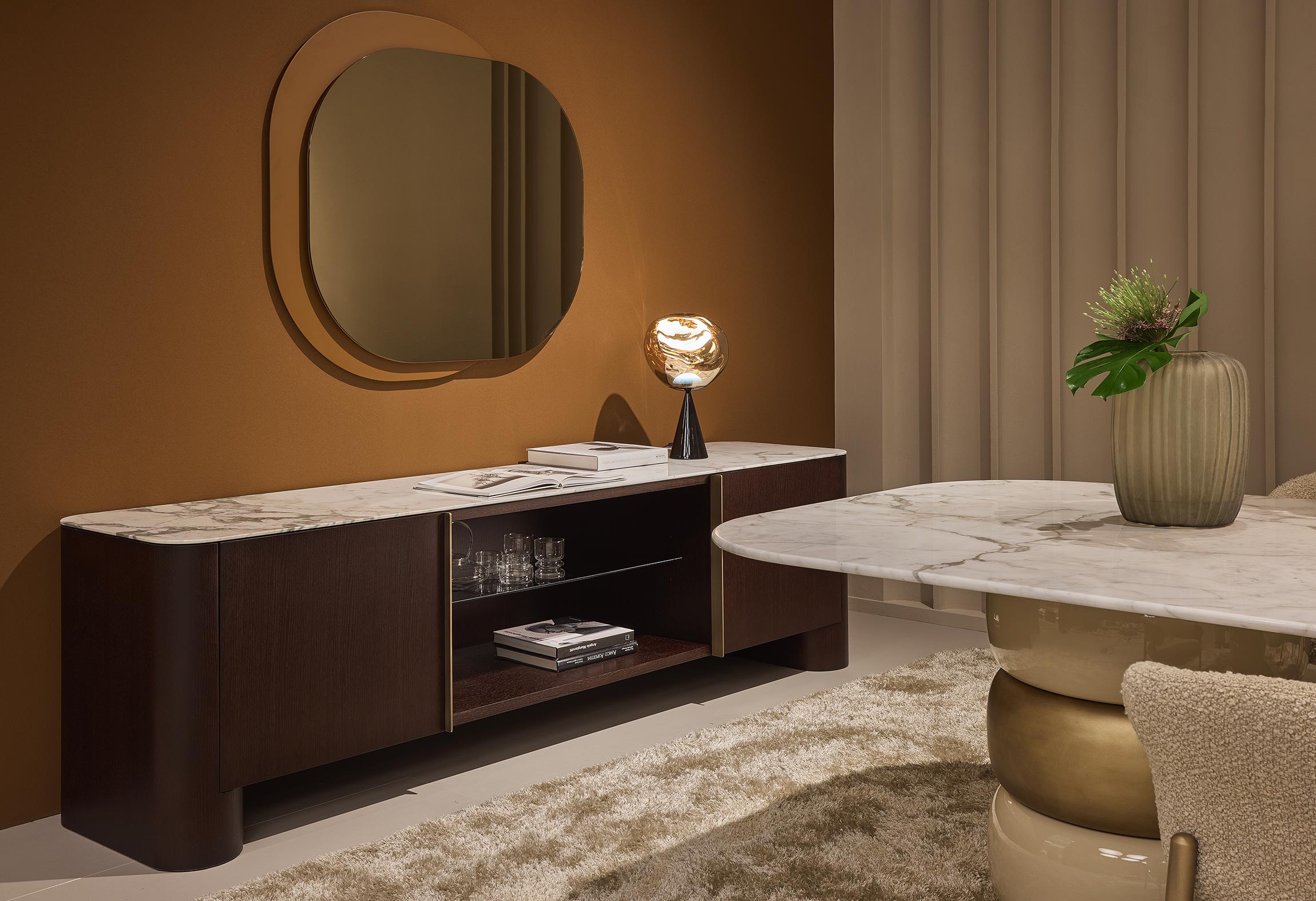 BOOKSHELVES / CONSOLES / MIRRORS