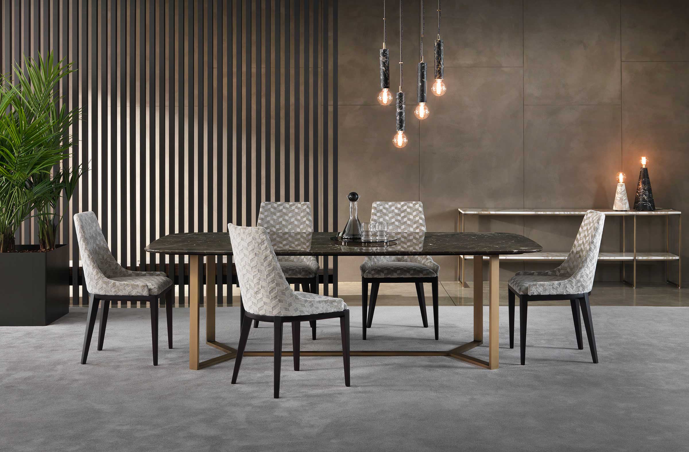 CHAIRS / STOOLS