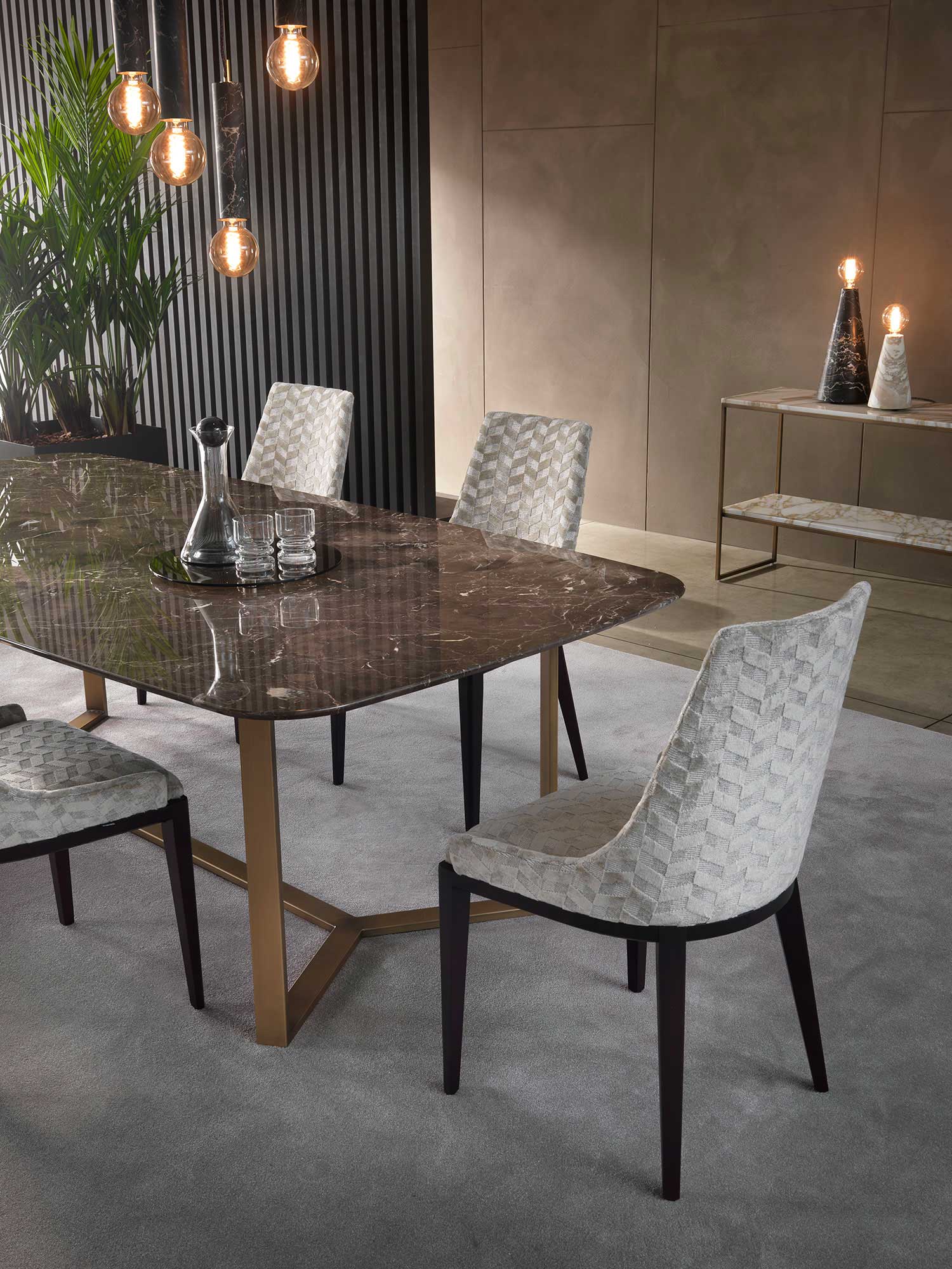 CHAIRS / STOOLS