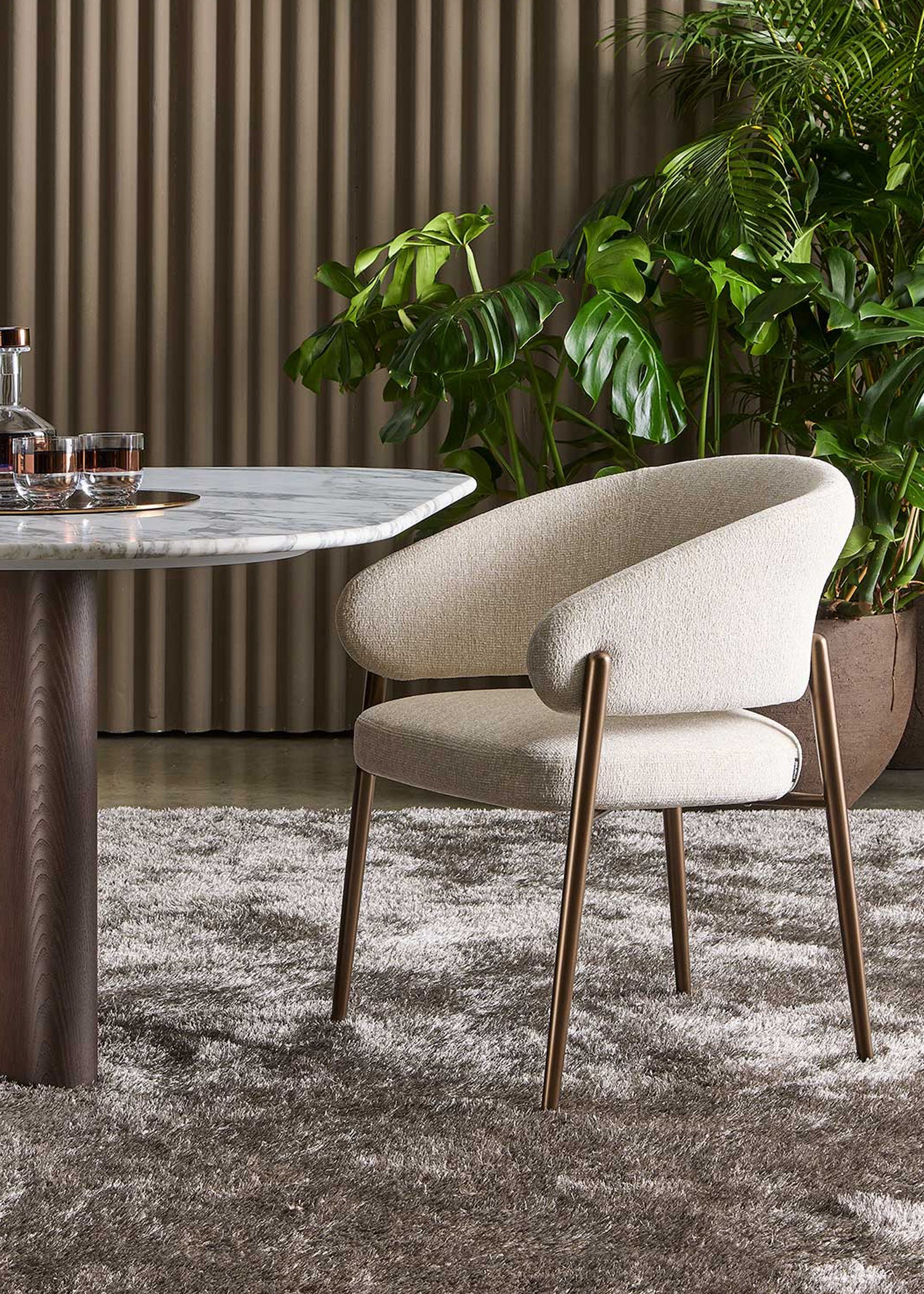 CHAIRS / STOOLS