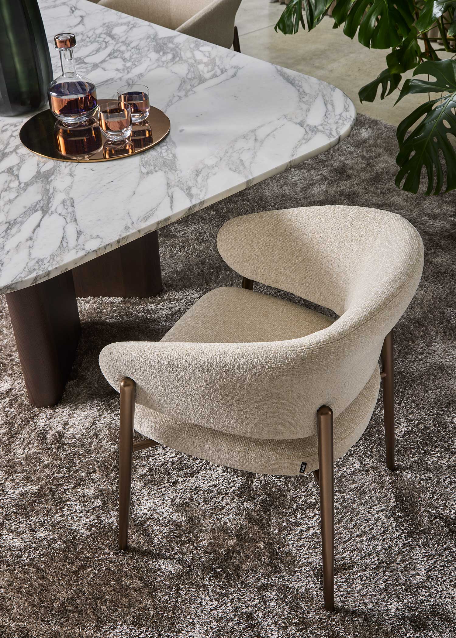 CHAIRS / STOOLS